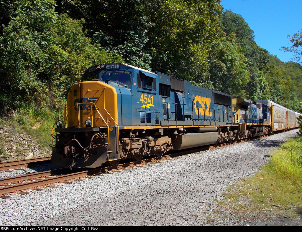 CSX 4541 and 7901 